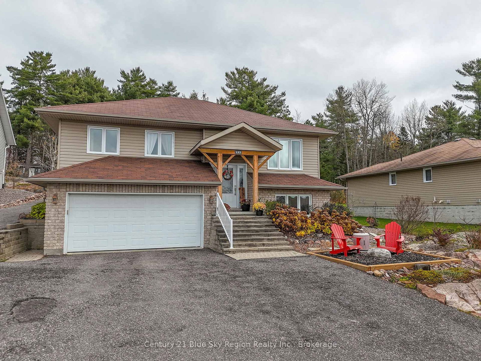 Detached House for sale at 152 FAIRWAY Drive, Callander, P0H 1H0 - MLS: X12001609