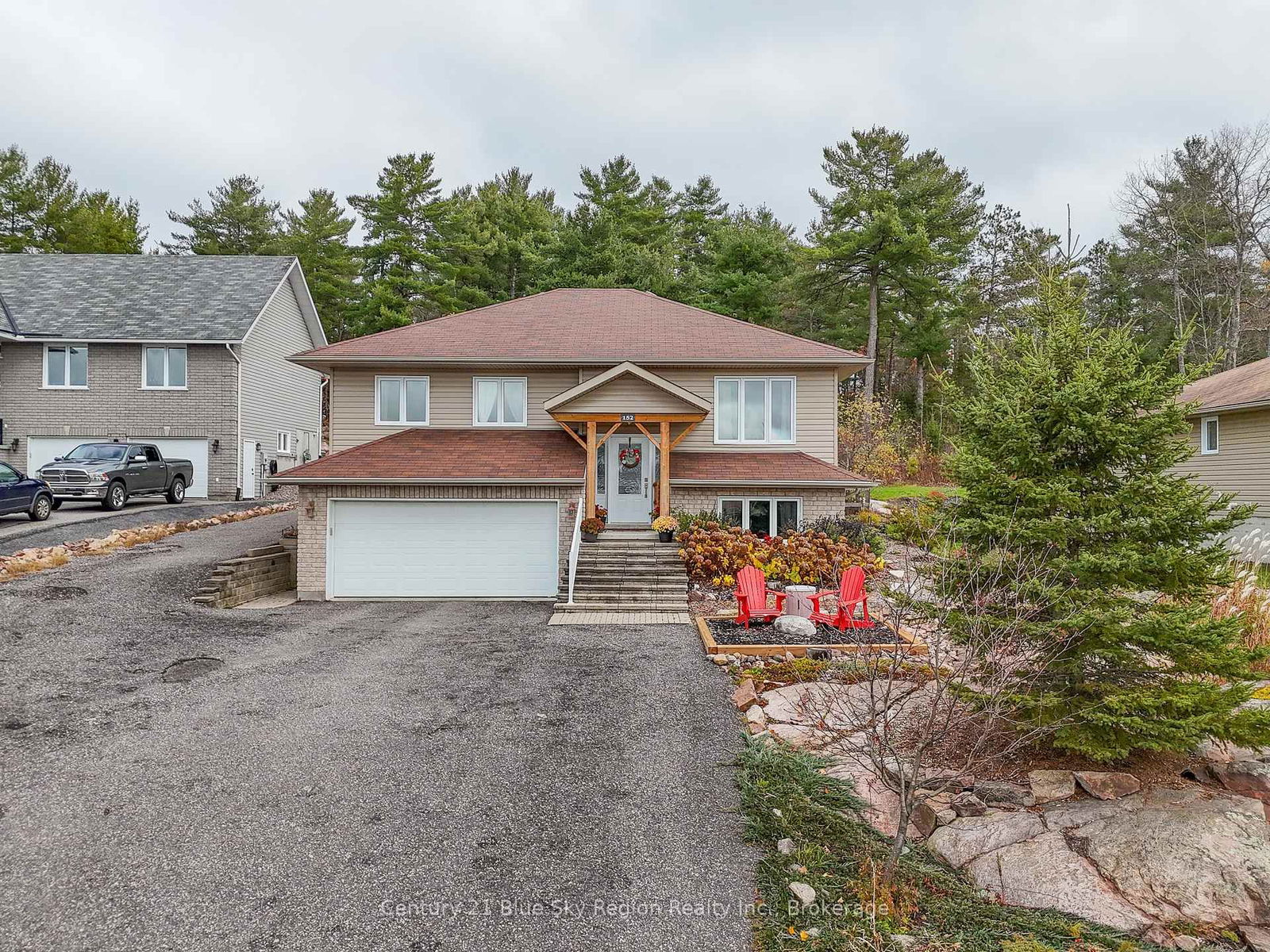 Detached House for sale at 152 FAIRWAY Drive, Callander, P0H 1H0 - MLS: X12001609