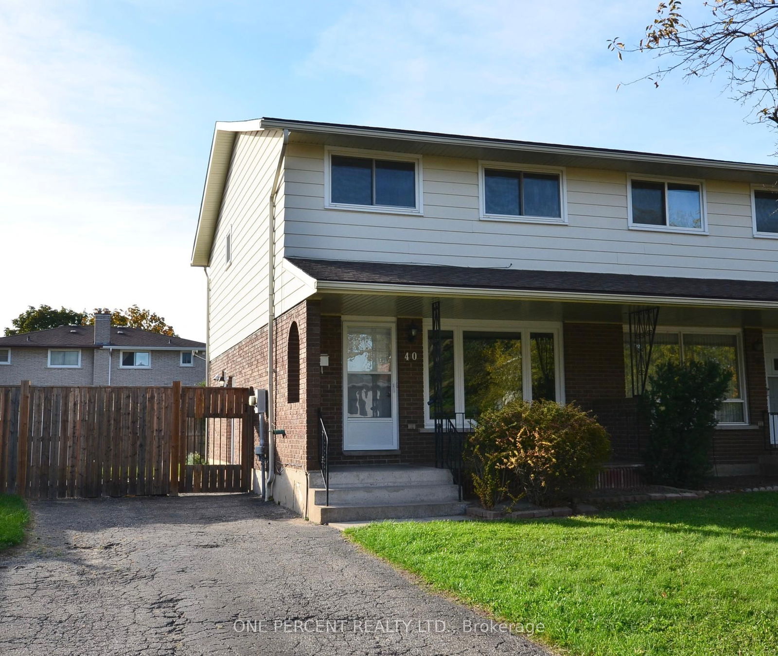 Semi-Detached House for sale at 40 Westfield Drive, St. Catharines, Carlton/Bunting, L2N 5Z6 - MLS: X12001871