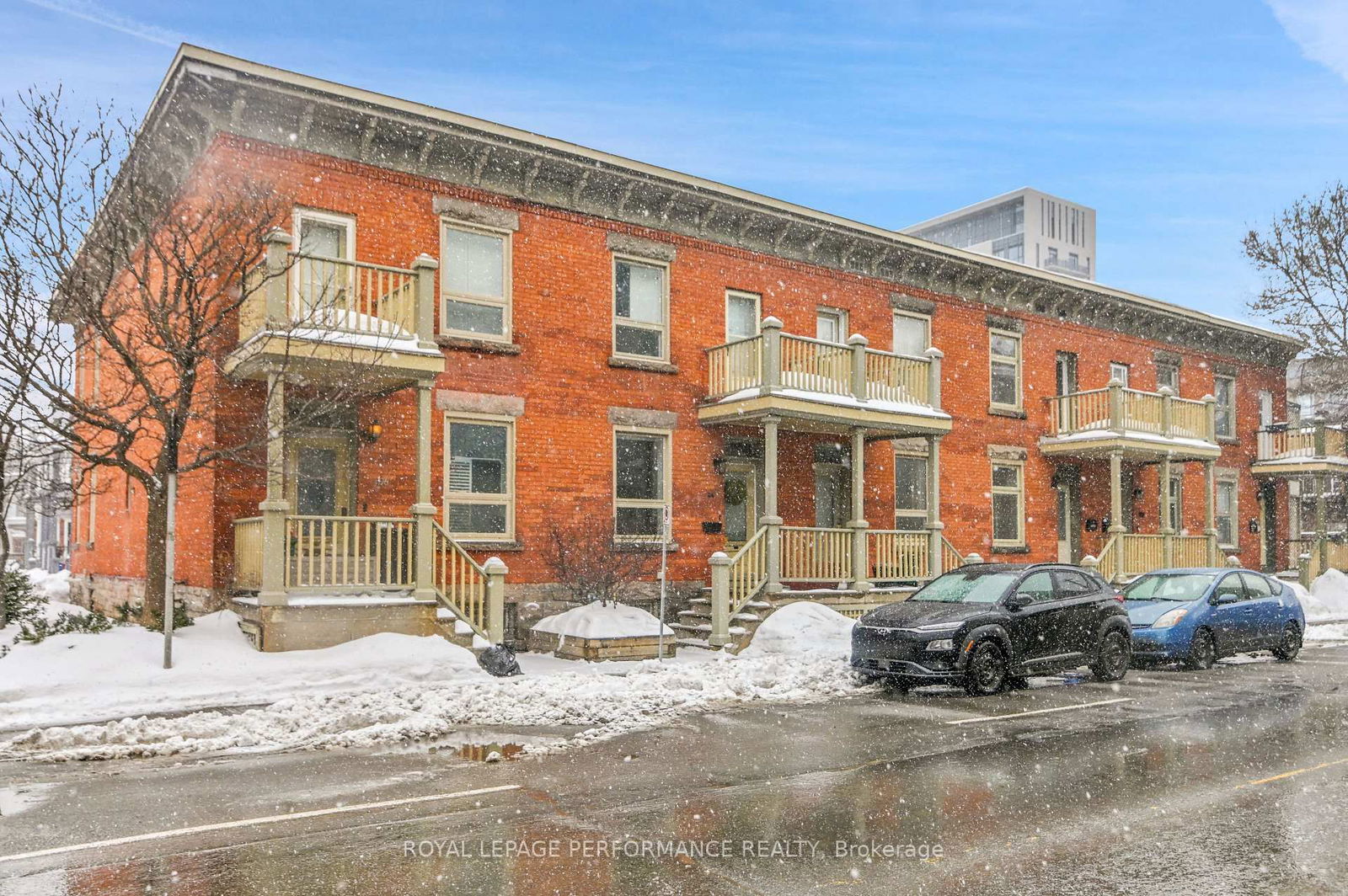 Building at 194 Charlotte Street, Ottawa, Sandy Hill