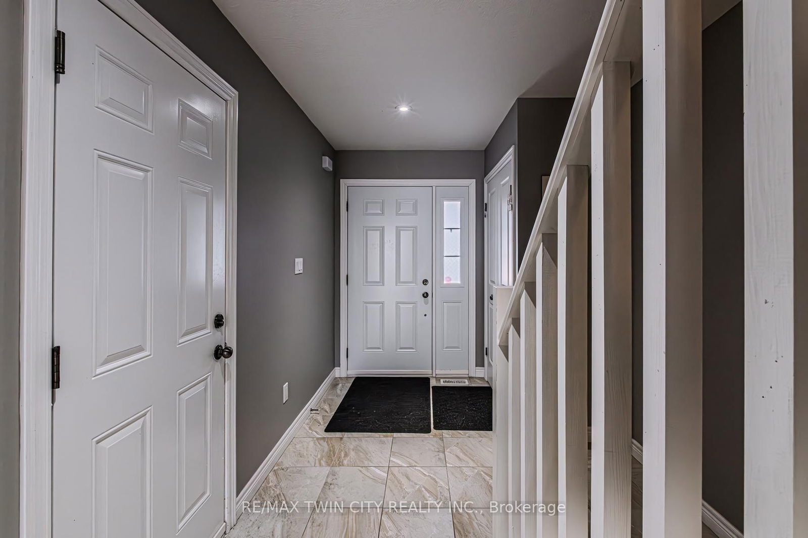 Detached House sold at 35 Banks Street, Brantford, N3T 0H7 - MLS: X12002118