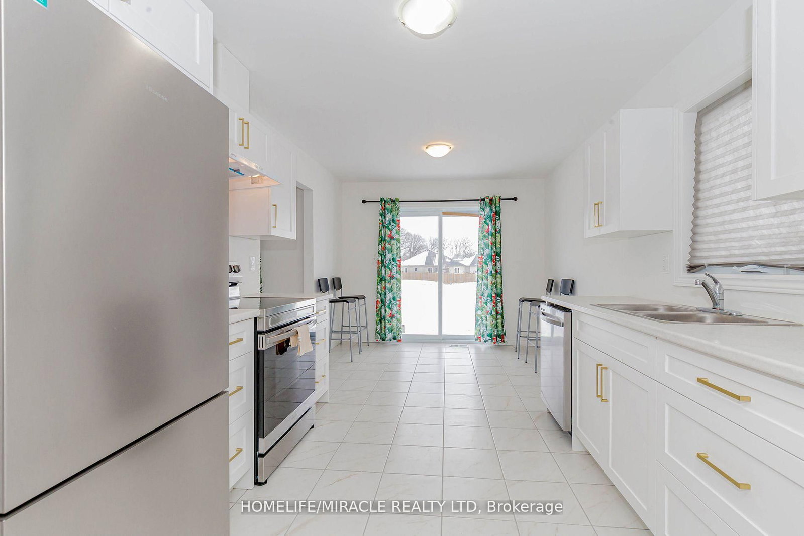Listing Image 16