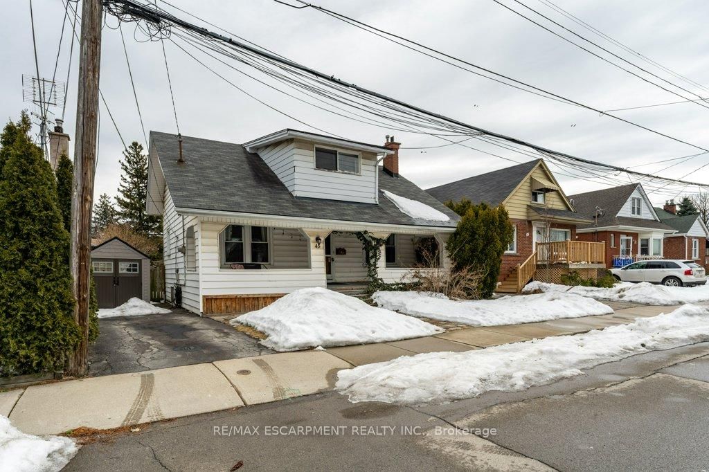 Detached House for sale at 45 EAST 13TH Street, Hamilton, Inch Park, L9A 3Z2 - MLS: X12002436