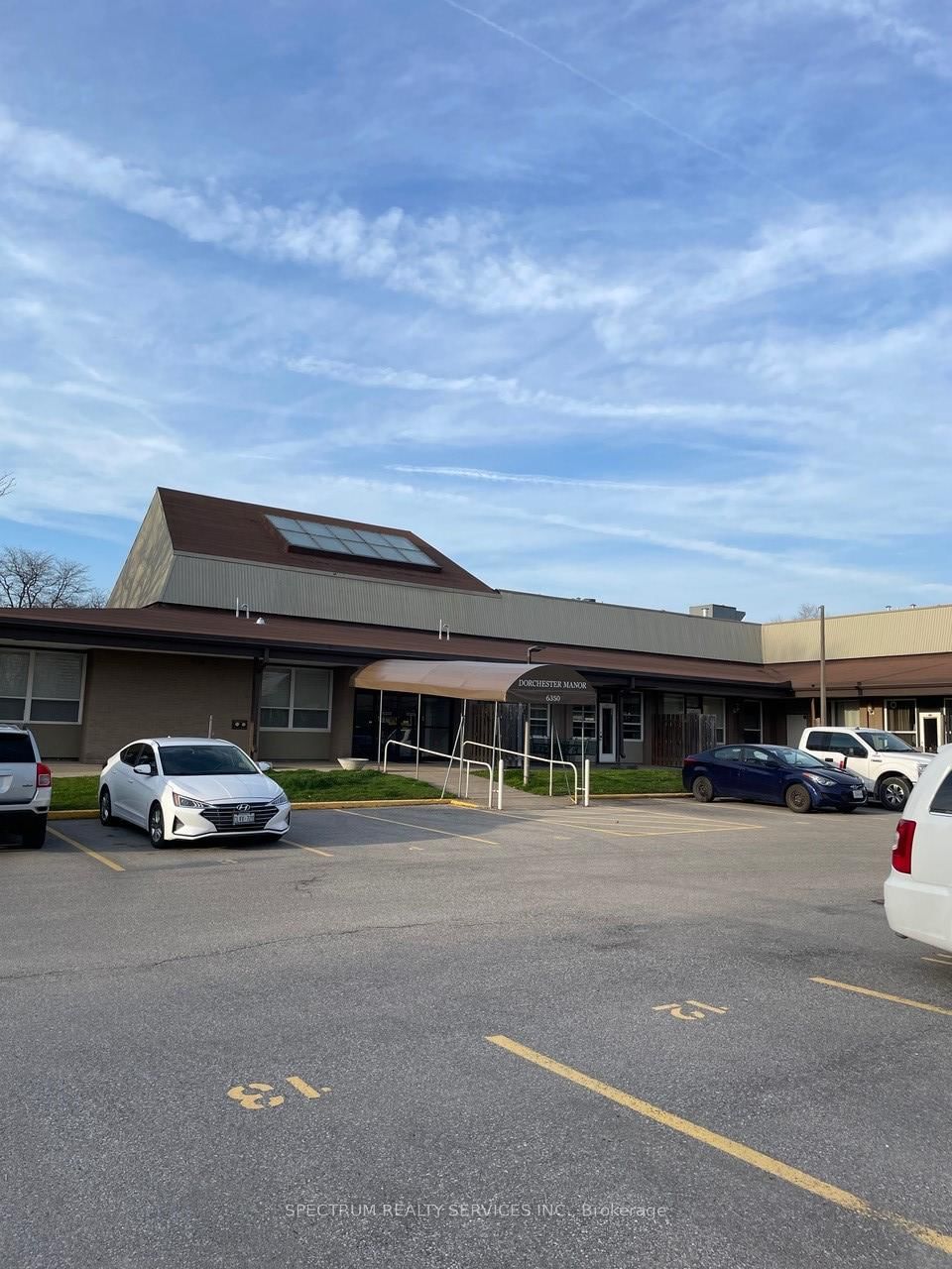 Building at 6350 Dorchester Road, Niagara Falls