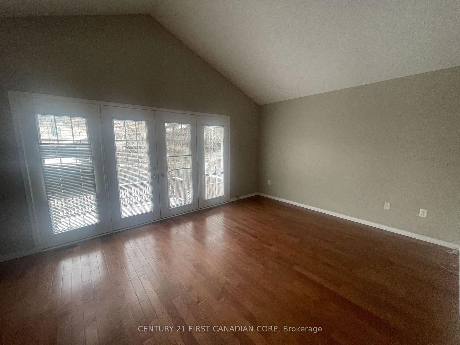Detached House for lease at 1824 Bloom Crescent, London, North C, N5X 4N3 - MLS: X12002539