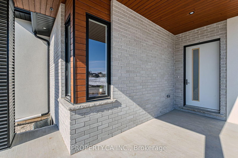 2 Hudson Dr, Brantford, N3T 0V6 | Image 3