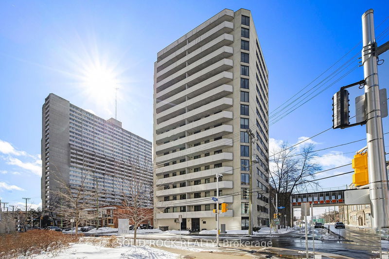 home for sale on 1701-200 Bay Street
