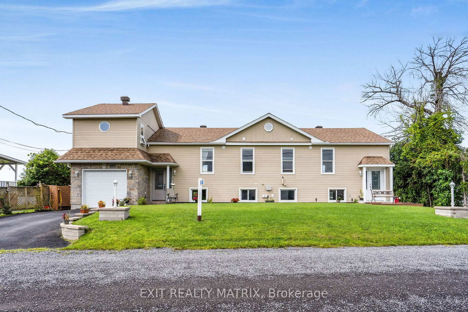 Building at 93 MONTPETIT Street, Champlain, 614 - Champlain Twp