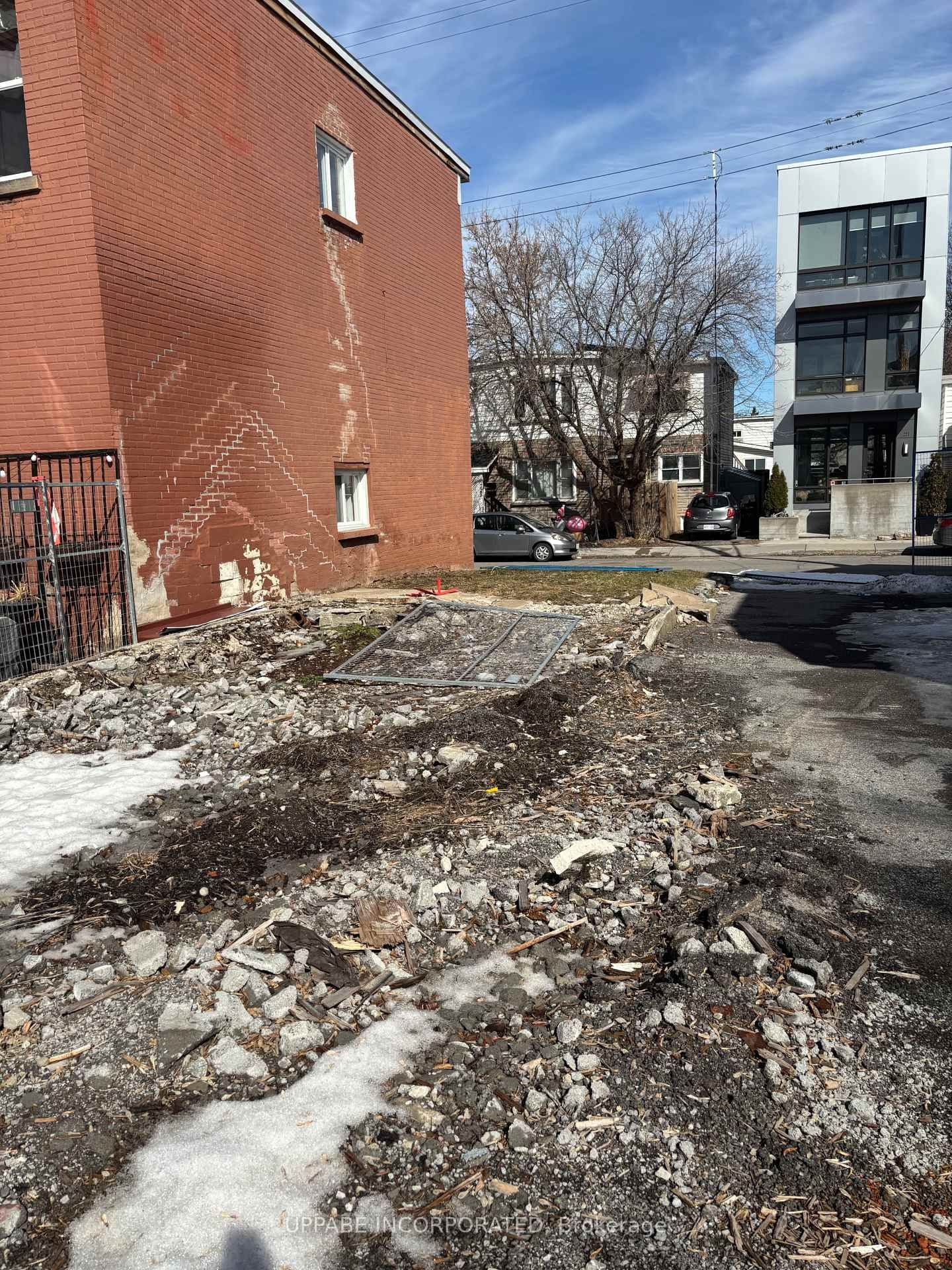 Building at 226 Carruthers Avenue, Ottawa, Hintonburg