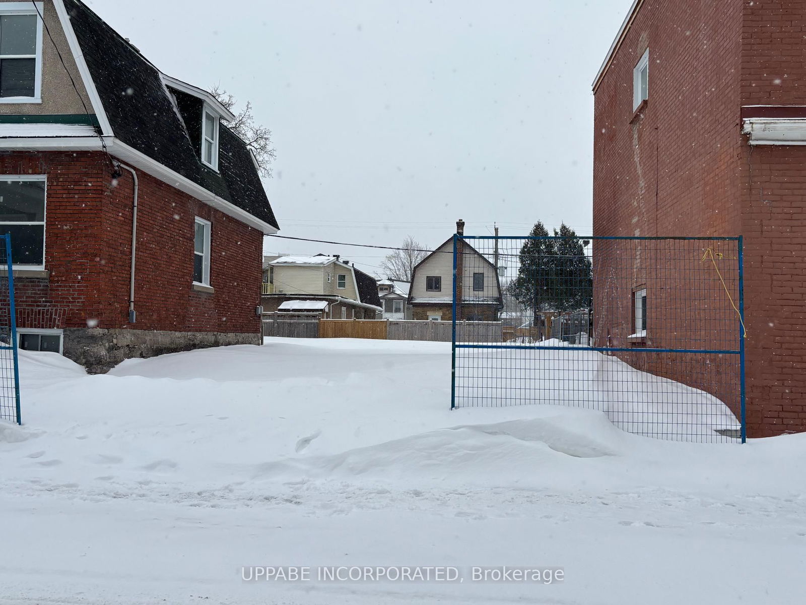 Building at 226 Carruthers Avenue, Ottawa, Hintonburg