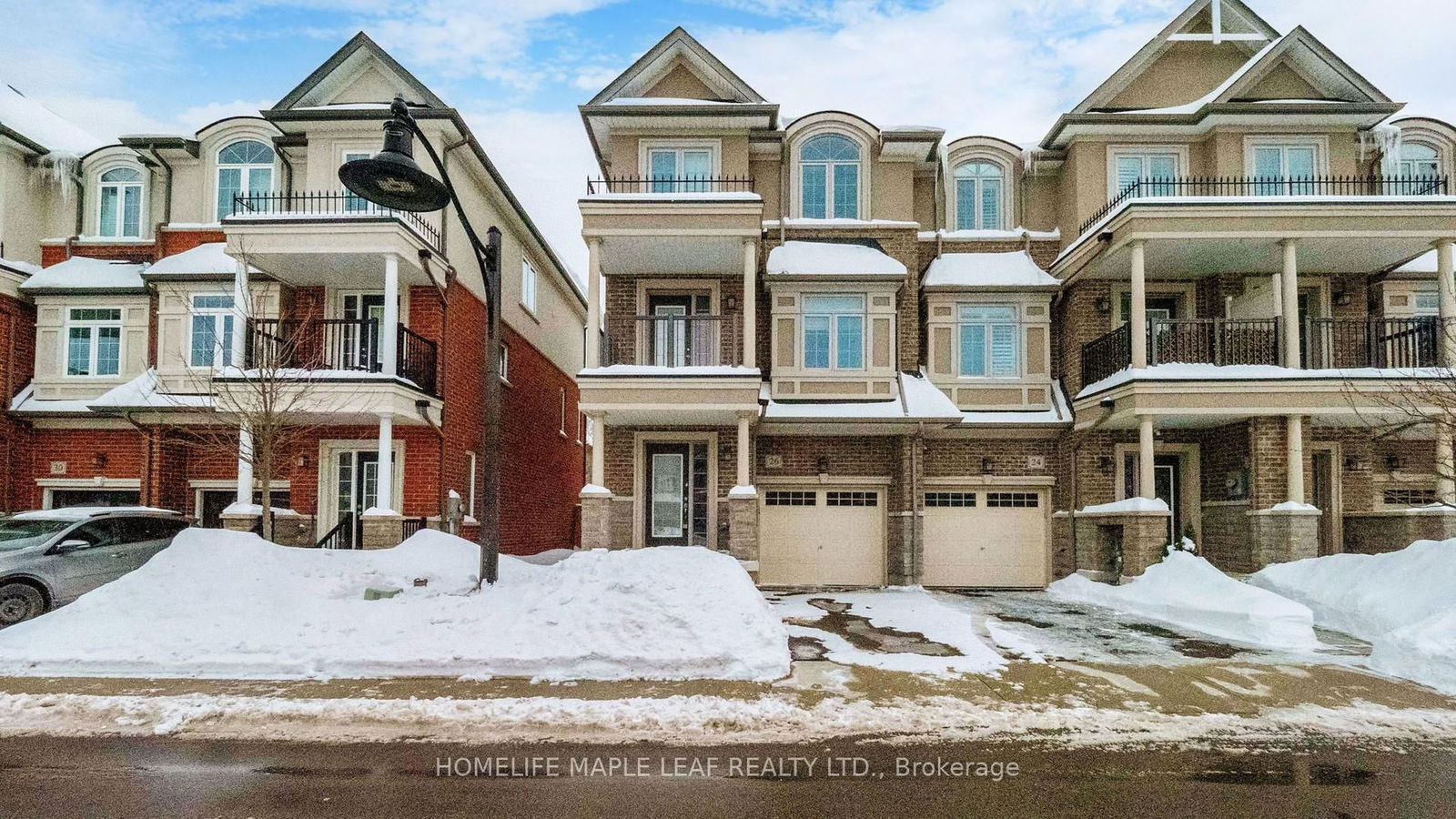 Townhouse for sale at 26 Borers Creek Circle, Hamilton, Waterdown, L8B 1W3 - MLS: X12003134