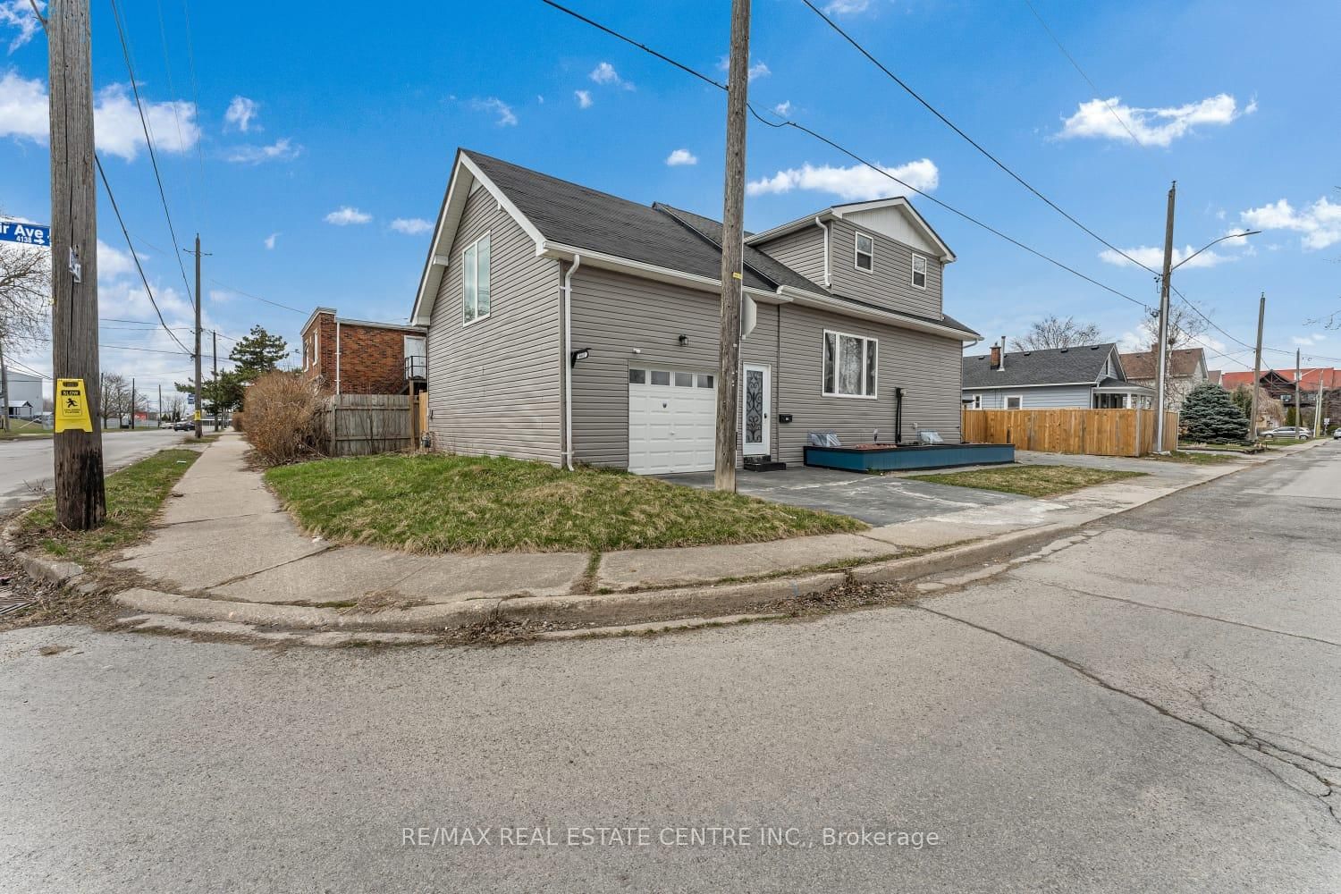 Detached House for sale at 4641 Ferguson Street, Niagara Falls, Downtown, L2E 2Z3 - MLS: X12003279