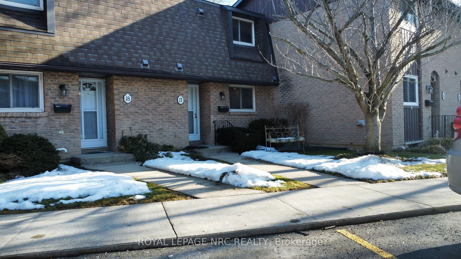 Townhouse for sale at 17-151 Linwell Road, St. Catharines, 443 - Lakeport, L2N 6P3 - MLS: X12003297