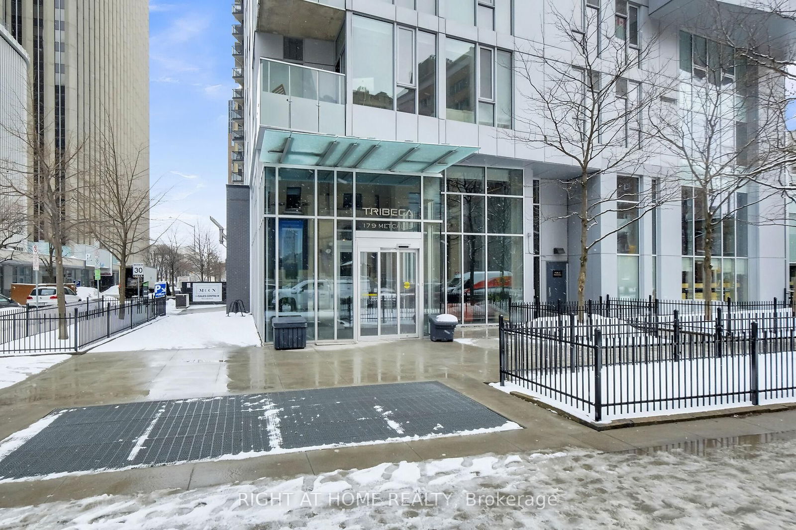 Condo for sale at 2407-179 Metcalfe Street, Ottawa Centre, 4102 - Ottawa Centre, K2P 1P7 - MLS: X12003508