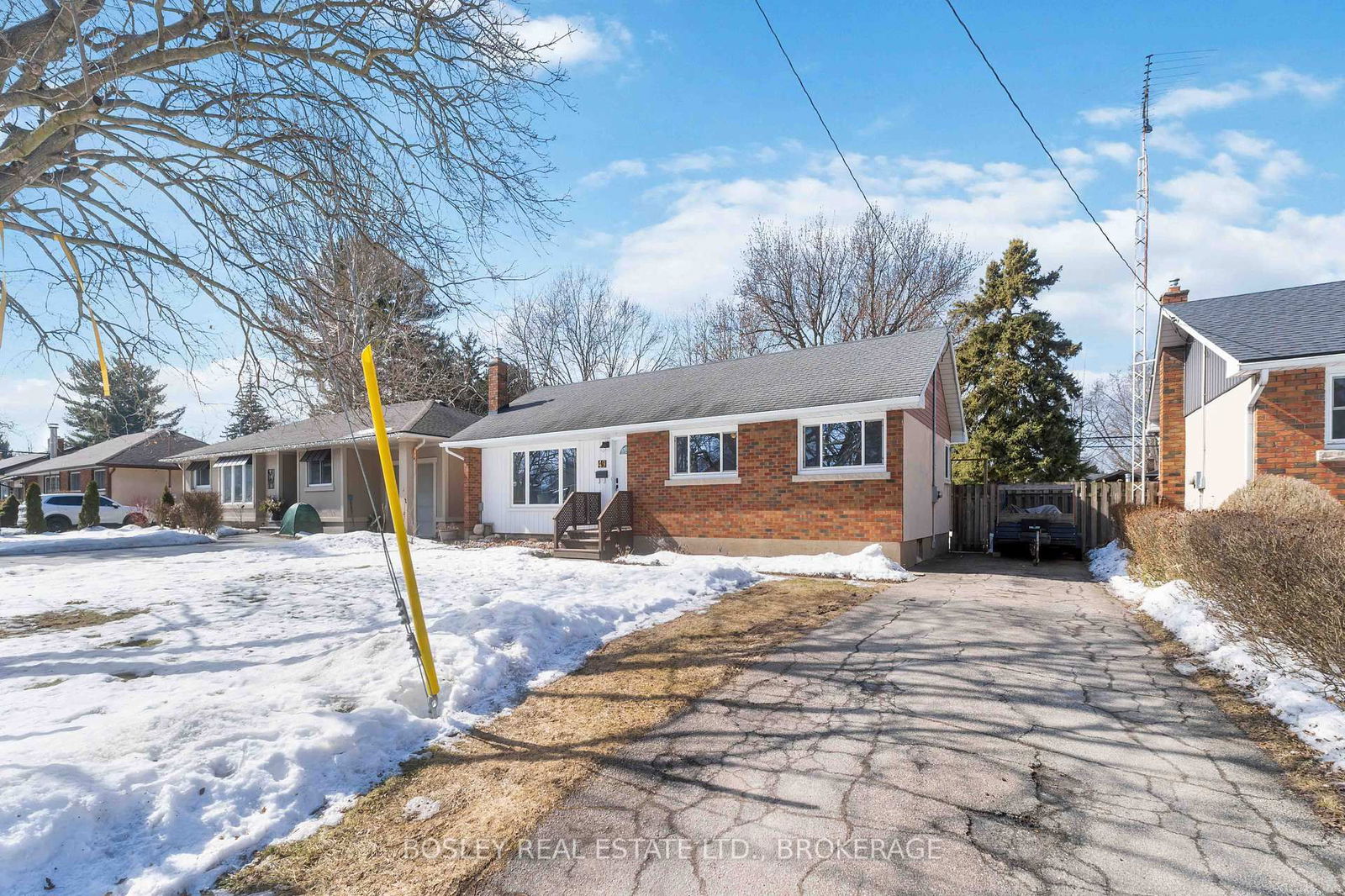 Detached House for sale at 49 Aquadale Drive, St. Catharines, 437 - Lakeshore, L2N 3R9 - MLS: X12003587