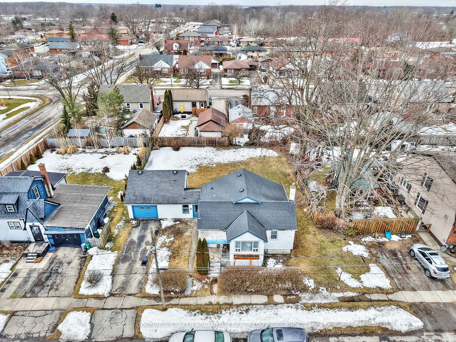 Building at 112 St Augustine Avenue, Welland, Broadway