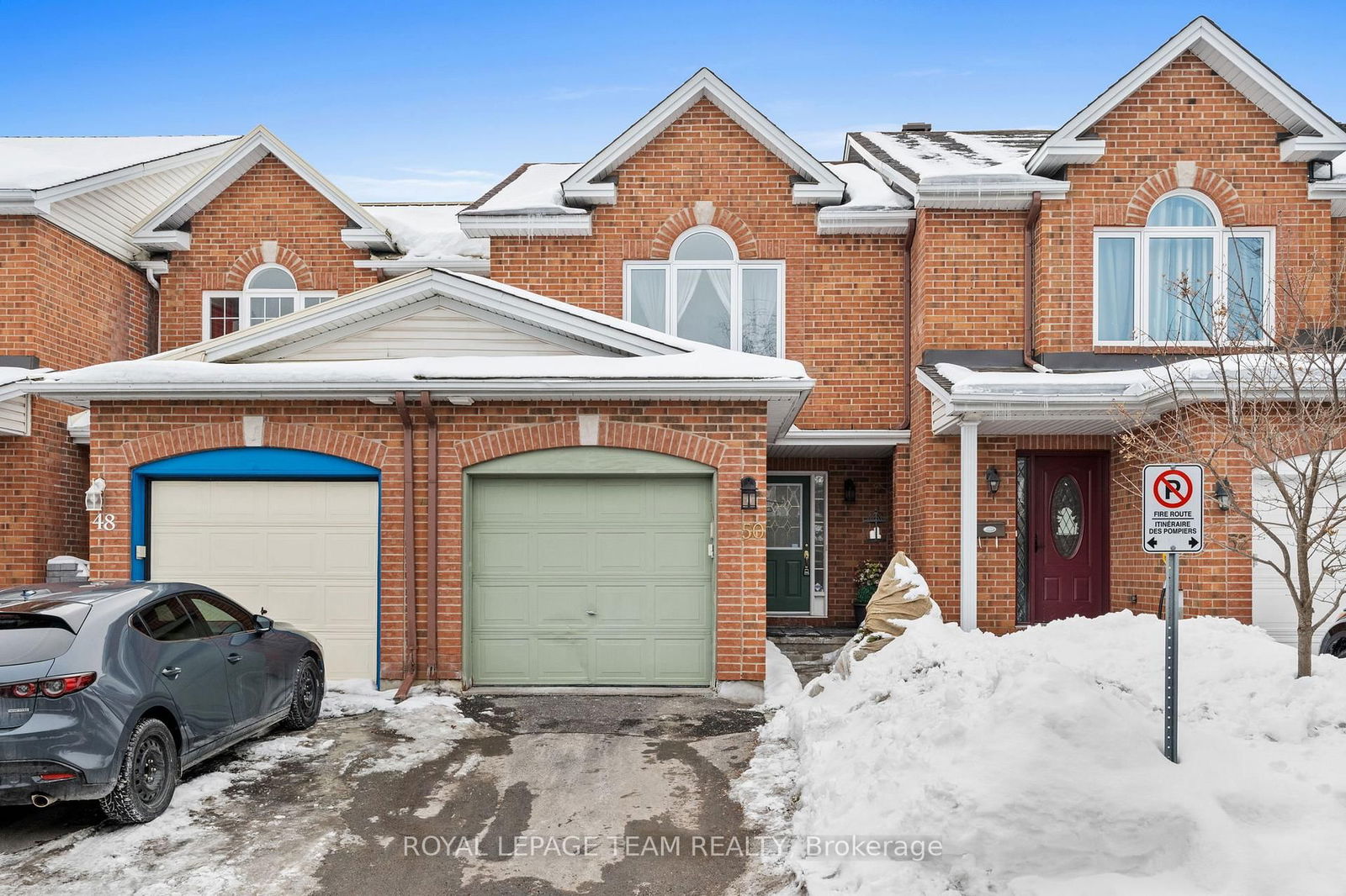 Townhouse sold at 50 Coralbell Private N/A, Ottawa, Hunt Club Park/Greenboro, K1T 3Z8 - MLS: X12003649