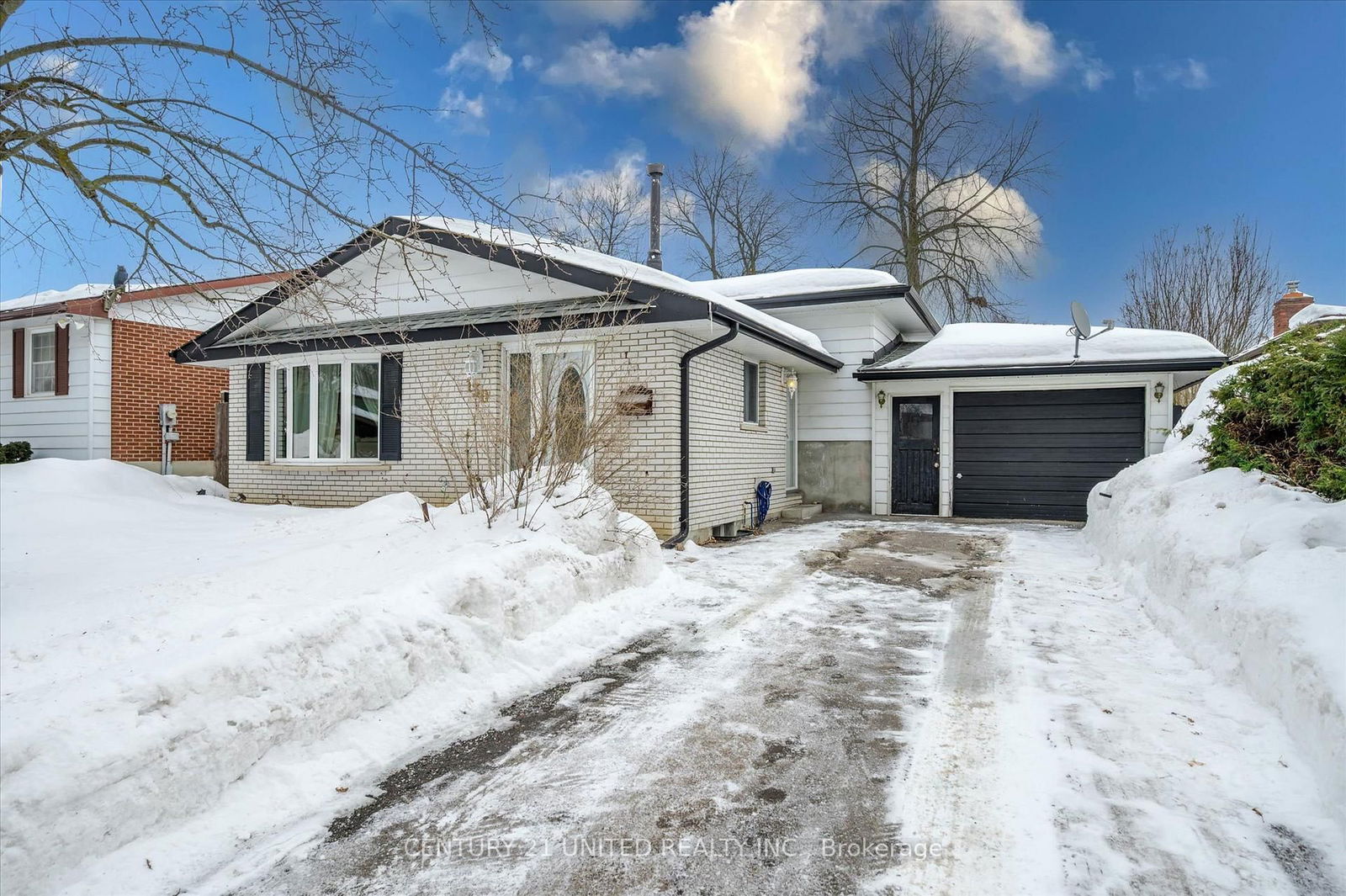 Detached House for sale at 130 Greenhill Drive, Peterborough, Monaghan, K9J 6E4 - MLS: X12003746