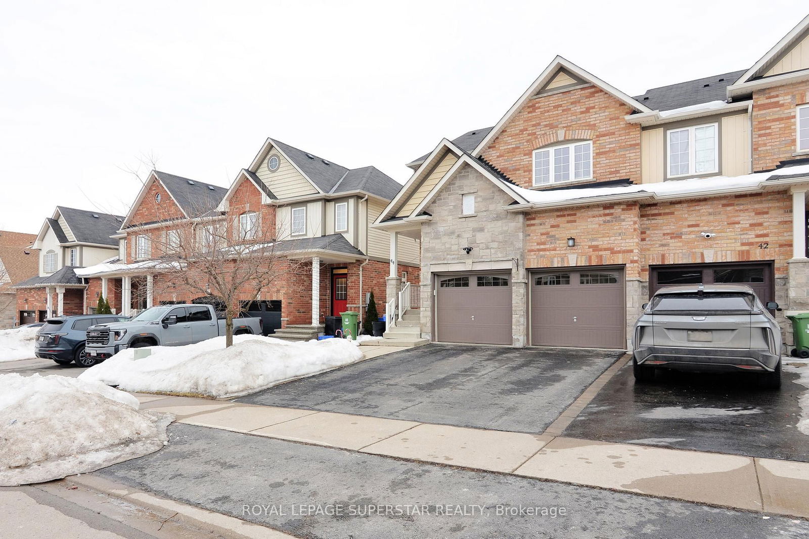 Townhouse for sale at 44 Browview Drive, Hamilton, Waterdown, L0R 2H9 - MLS: X12003755