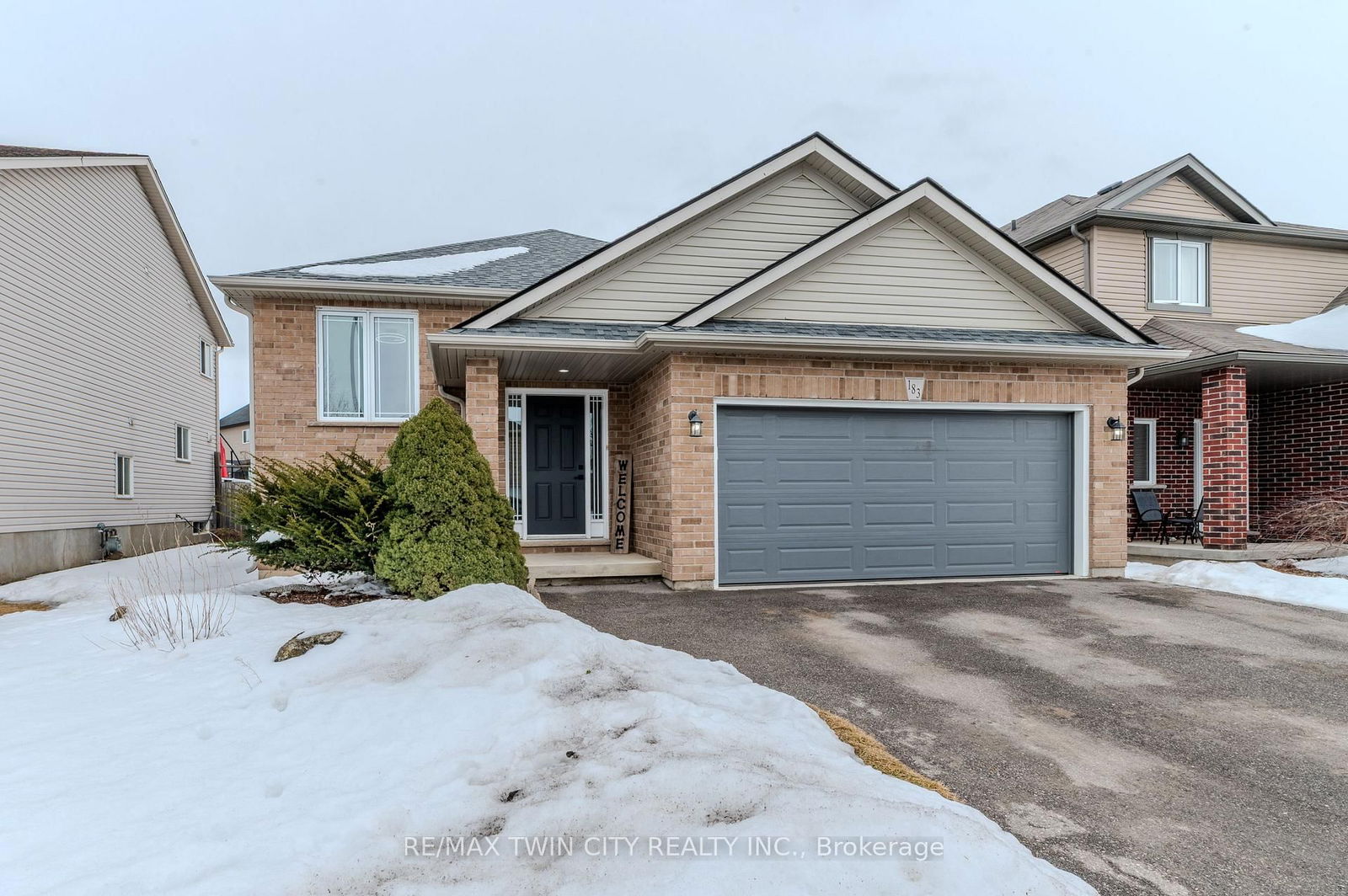 Detached House for sale at 183 Mcguiness Drive, Brantford, N3R 7K8 - MLS: X12003966