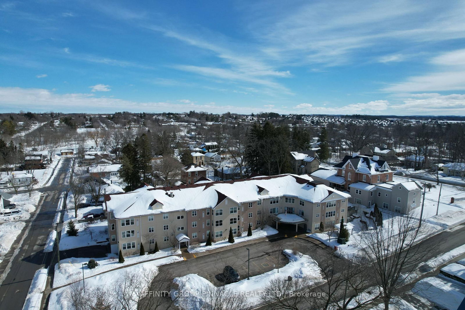 Condo for sale at 211-8 Huron Street, Kawartha Lakes, Lindsay, K9V 6K8 - MLS: X12004052