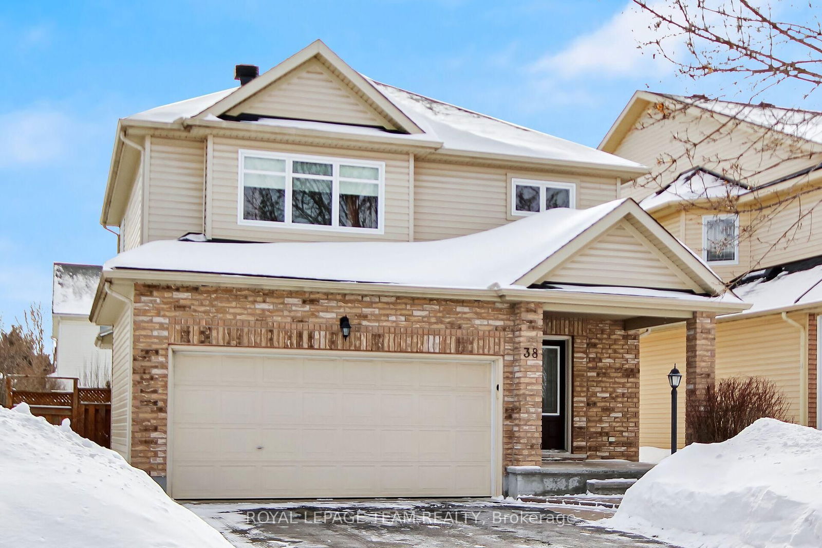 Detached House sold at 38 Knowlton Drive, Ottawa, Barrhaven East, K2G 6V4 - MLS: X12004081