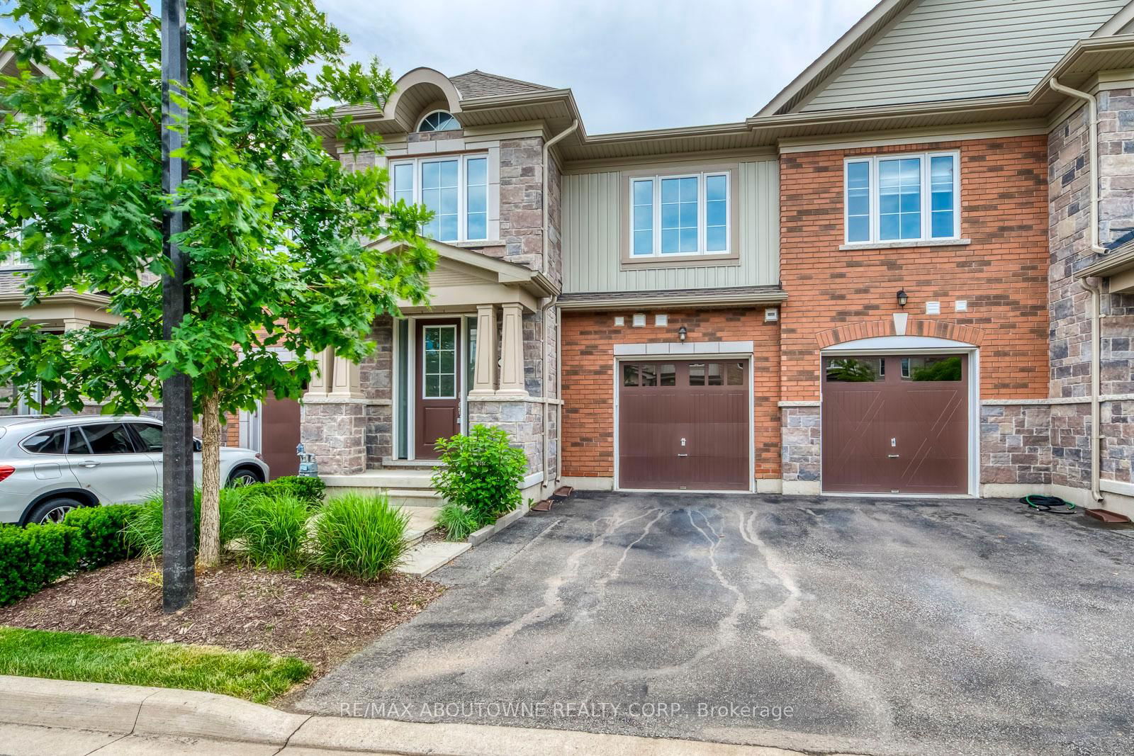 Townhouse sold at 12 George Manr, Niagara-on-the-Lake, Town, L0S 1J0 - MLS: X12004202