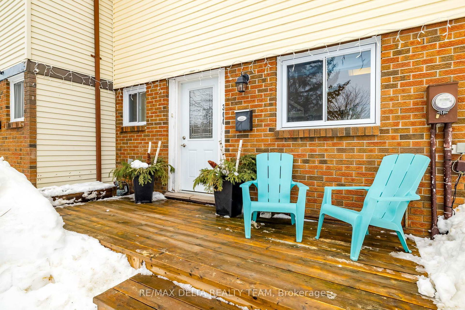 Townhouse for sale at 300 Tulip Crescent, Orleans - Cumberland and Area, 1101 - Chatelaine Village, K1E 2B1 - MLS: X12004272