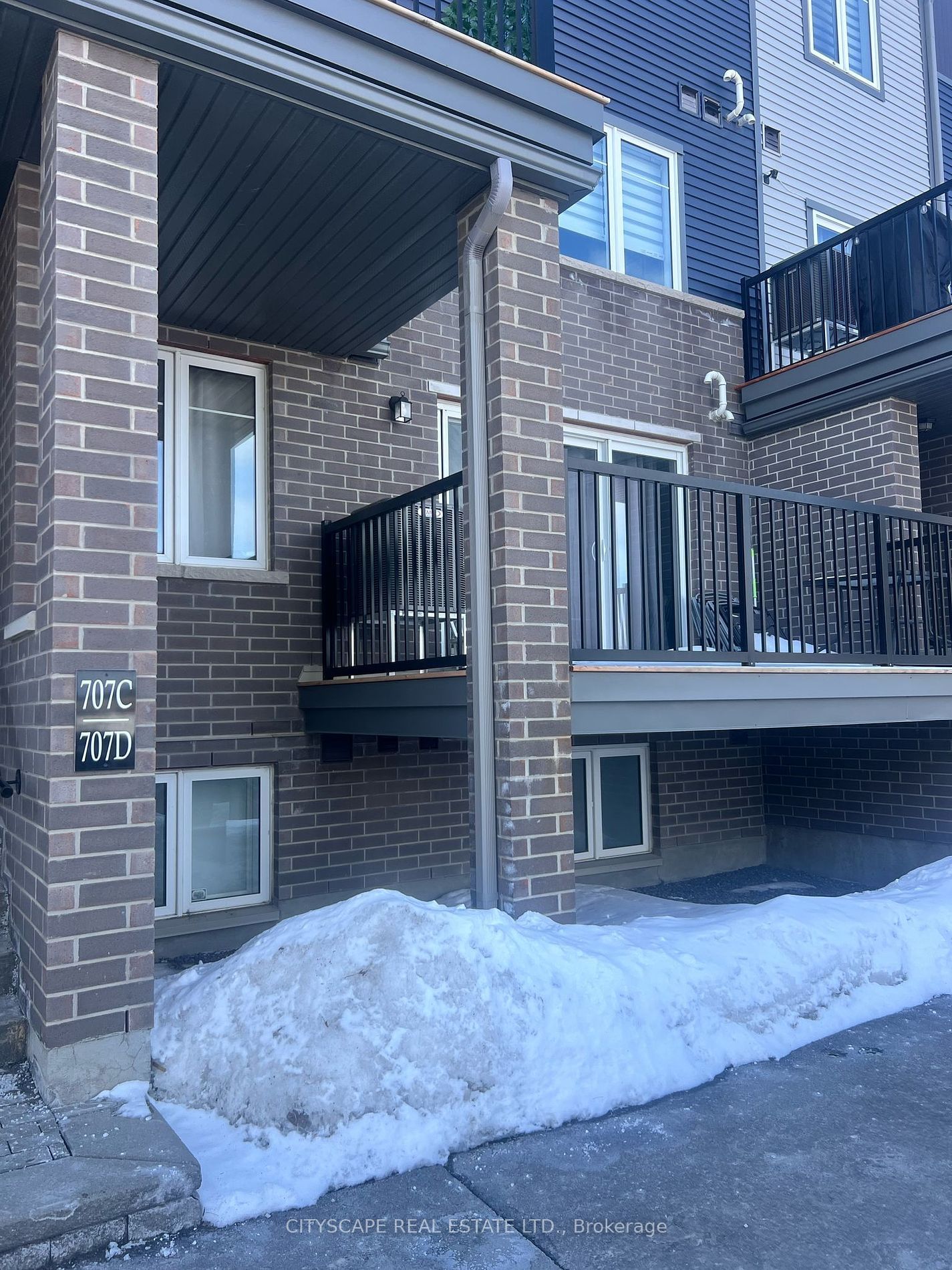 Townhouse for sale at 33-707-D Amberwing Private N/A, Ottawa, Avalon West, K4A 5H5 - MLS: X12004663