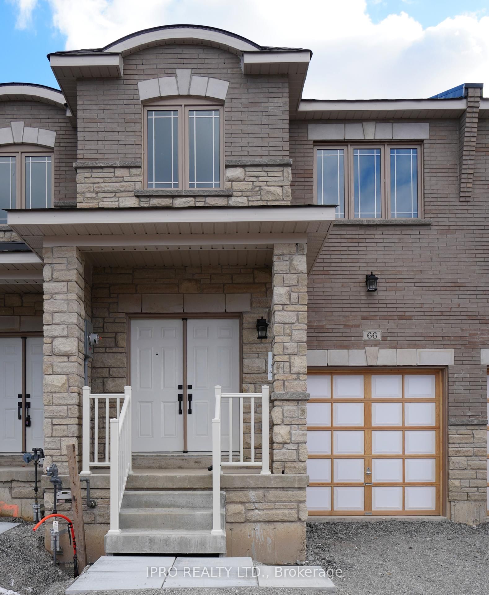 Townhouse for sale at 66 Baker Street, Thorold, Thorold Downtown, L2V 0N1 - MLS: X12004685