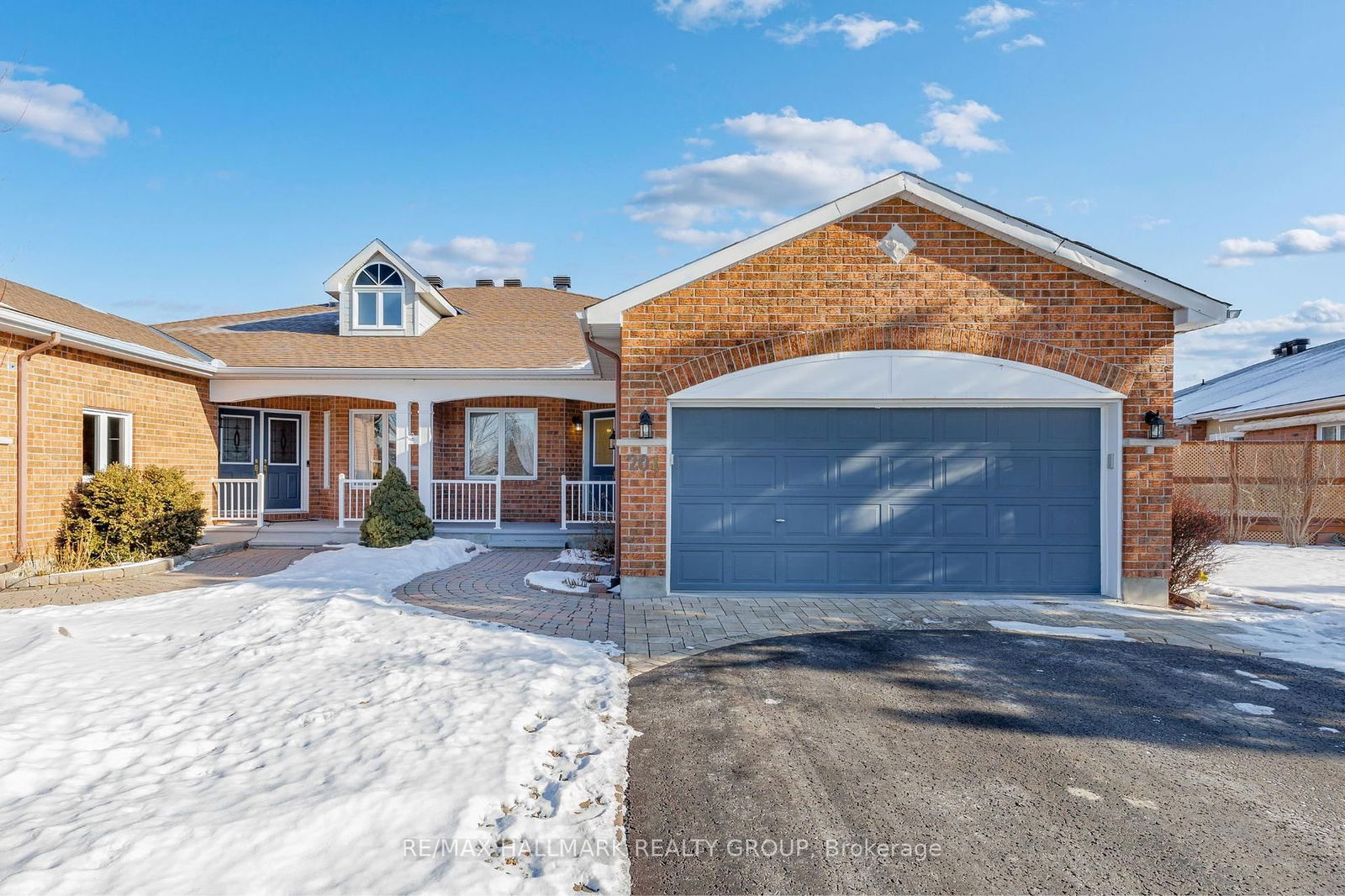 Semi-Detached House sold at 201 Pine Hill Drive, Ottawa, Kanata - Bridlewood, K2M 2V1 - MLS: X12004715