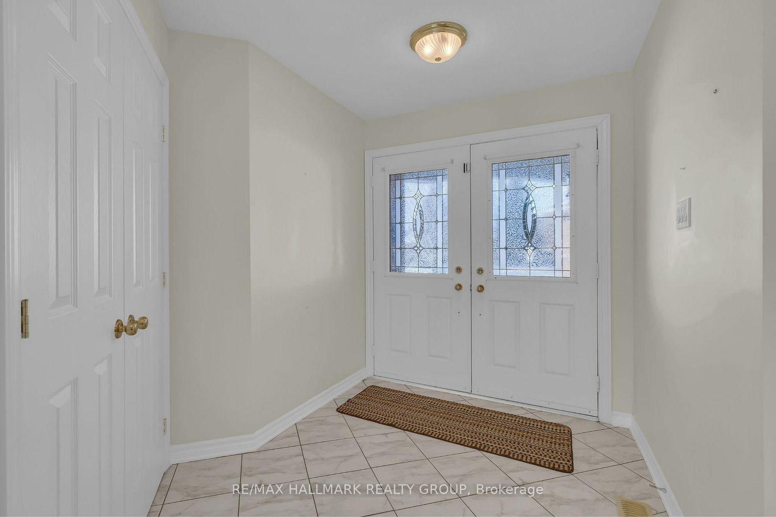 Semi-Detached House sold at 201 Pine Hill Drive, Ottawa, Kanata - Bridlewood, K2M 2V1 - MLS: X12004715