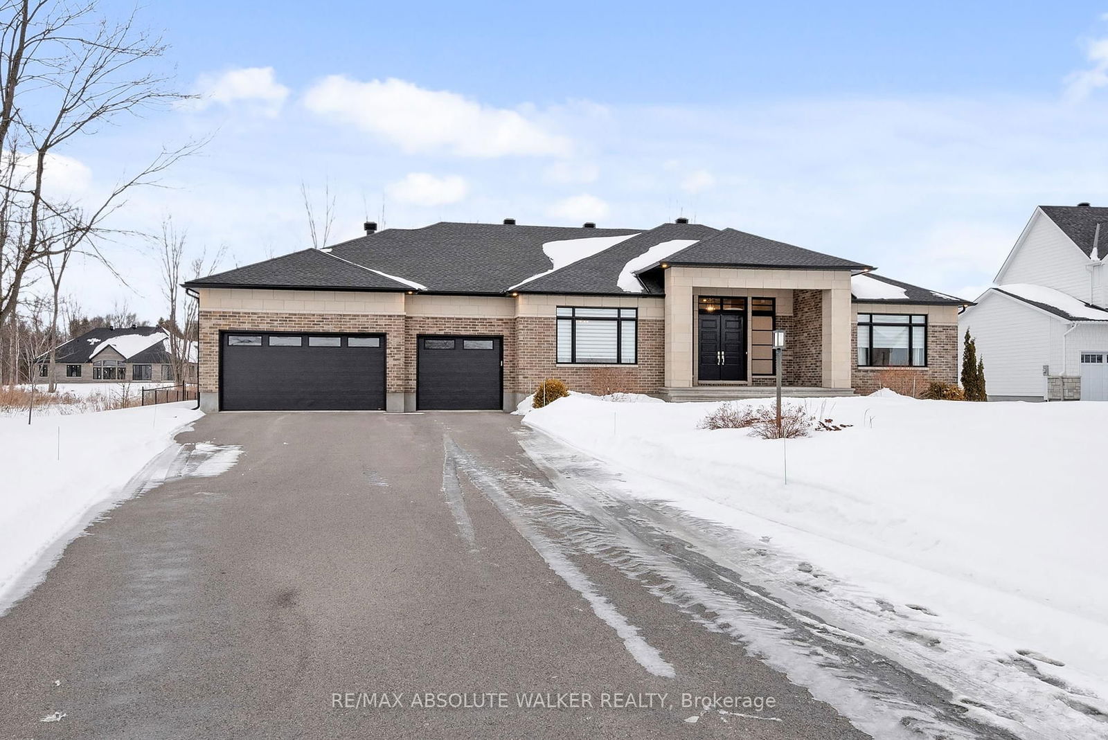 Detached House for sale at 700 Mcmanus Avenue, Manotick - Kars - Rideau Twp and Area, 8002 - Manotick Village & Manotick Estates, K4M 0B2 - MLS: X12004824