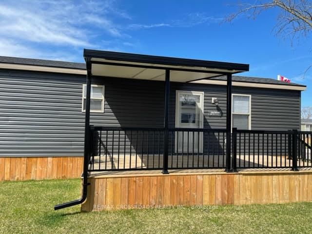 Mobile/Trailer for sale at 303-1501 Line 8 Road, Niagara-on-the-Lake, Queenston, L0S 1L0 - MLS: X12004851