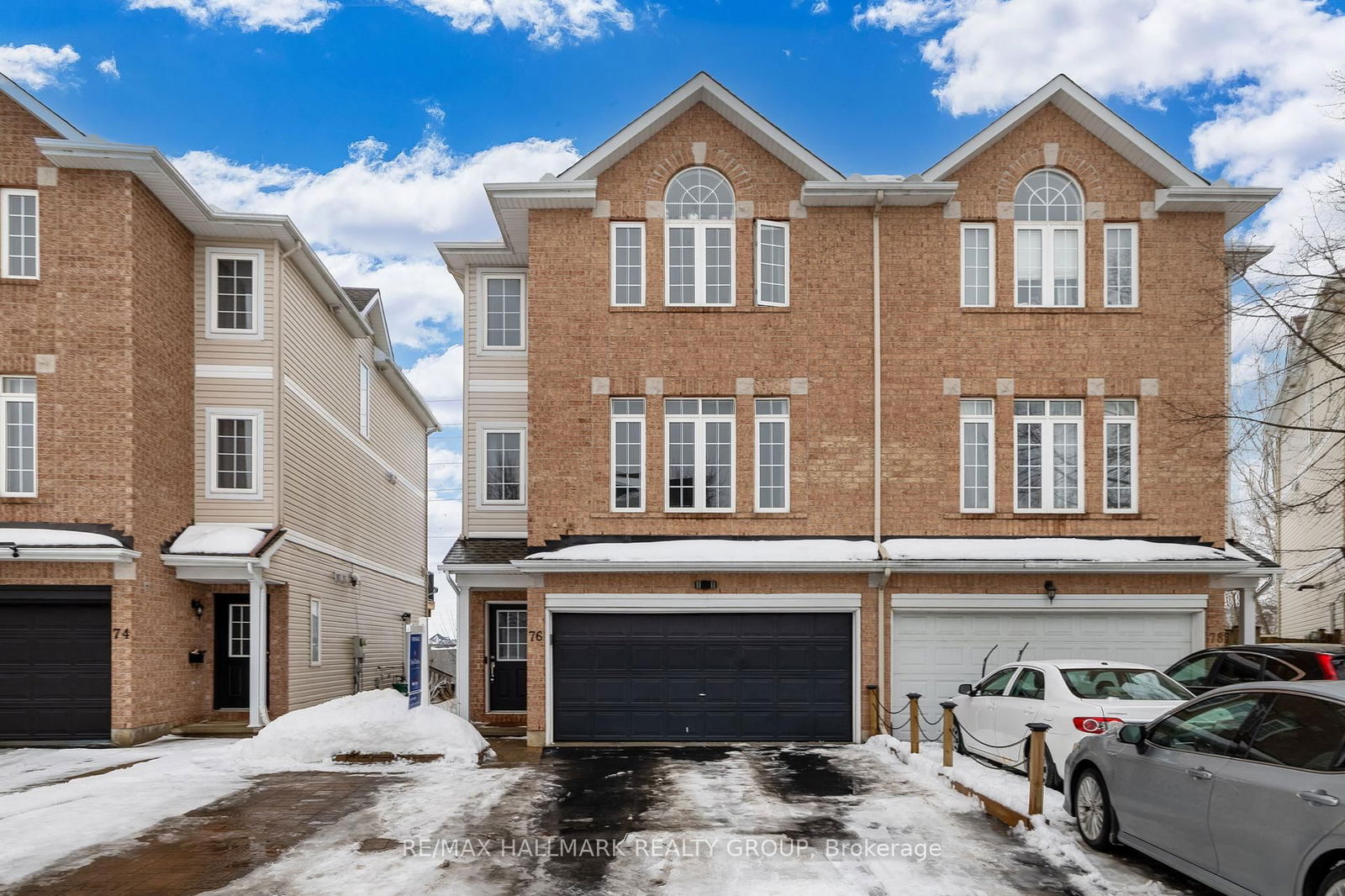 Semi-Detached House sold at 76 CASTLE GLEN Crescent, Kanata, 9003 - Kanata - Glencairn/Hazeldean, K2L 4H1 - MLS: X12004905