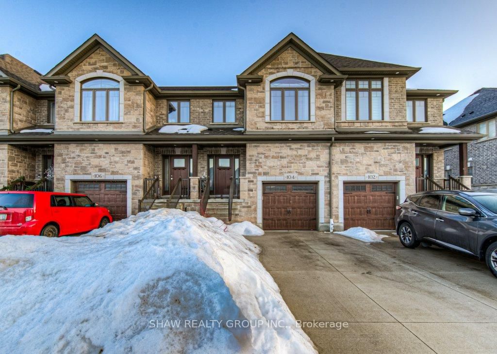 Townhouse sold at 104 Hollybrook Trail, Kitchener, N2R 0M7 - MLS: X12004942