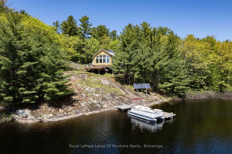 22 Mile Island, Gravenhurst - Wood (Gravenhurst) image-0-0