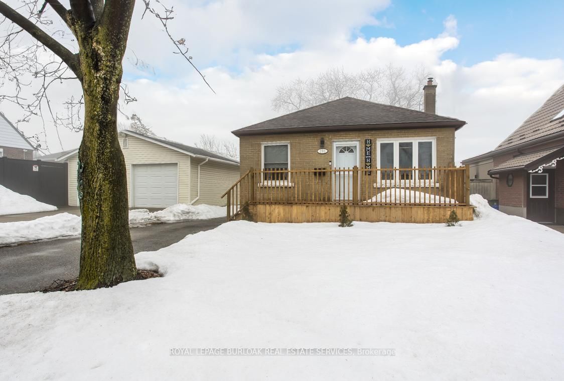 Detached House for sale at 290 East 15th Street, Hamilton, Inch Park, L9A 4G3 - MLS: X12005060