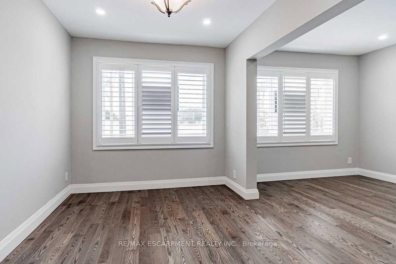 1439 Main St E, Hamilton, L8K 1C4 | Image 2