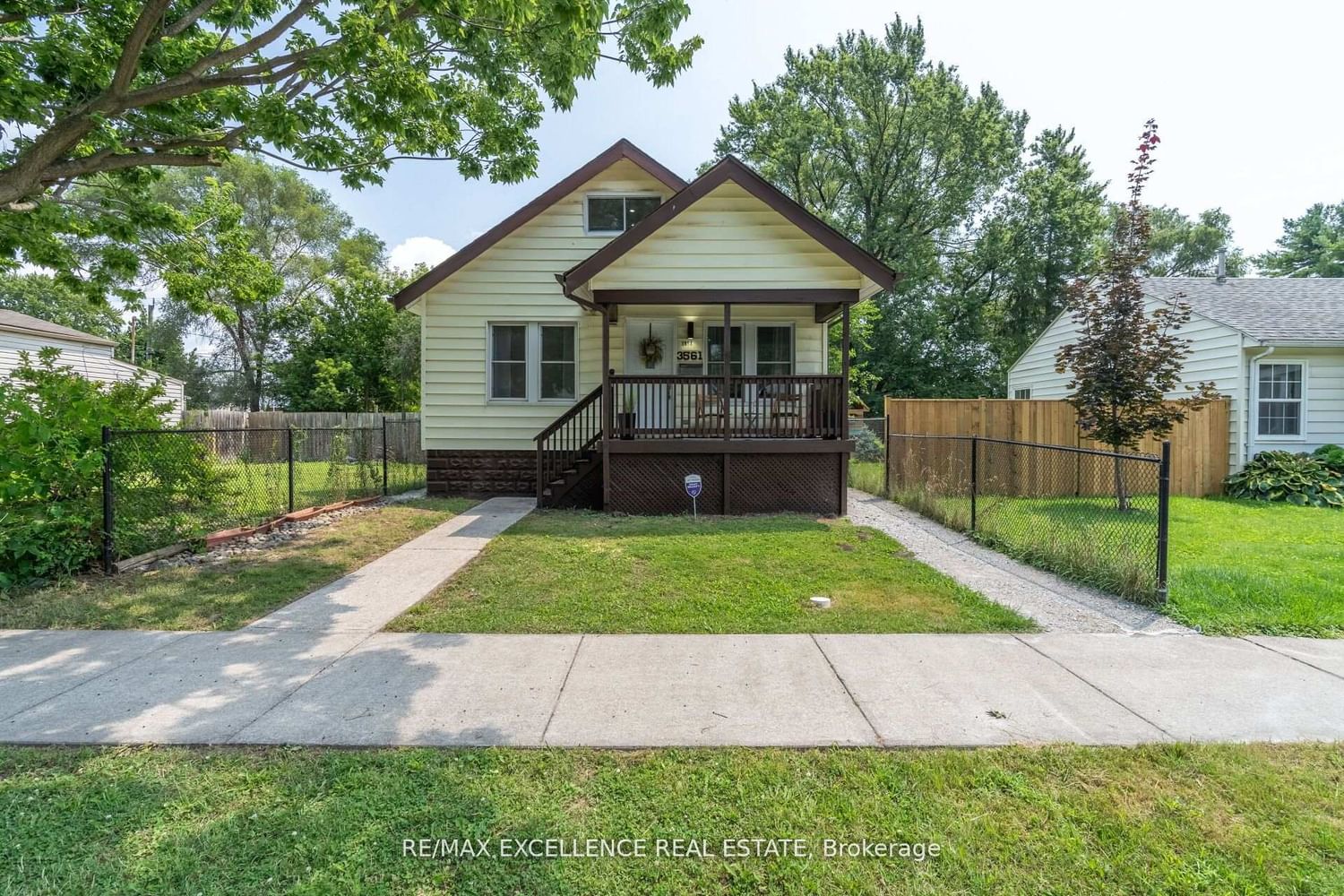 Detached House sold at 3561 King Street, Windsor, N9C 1P4 - MLS: X12005186