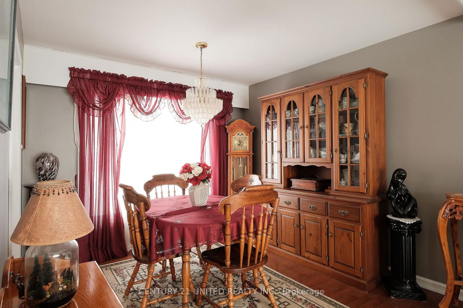Listing Image 7