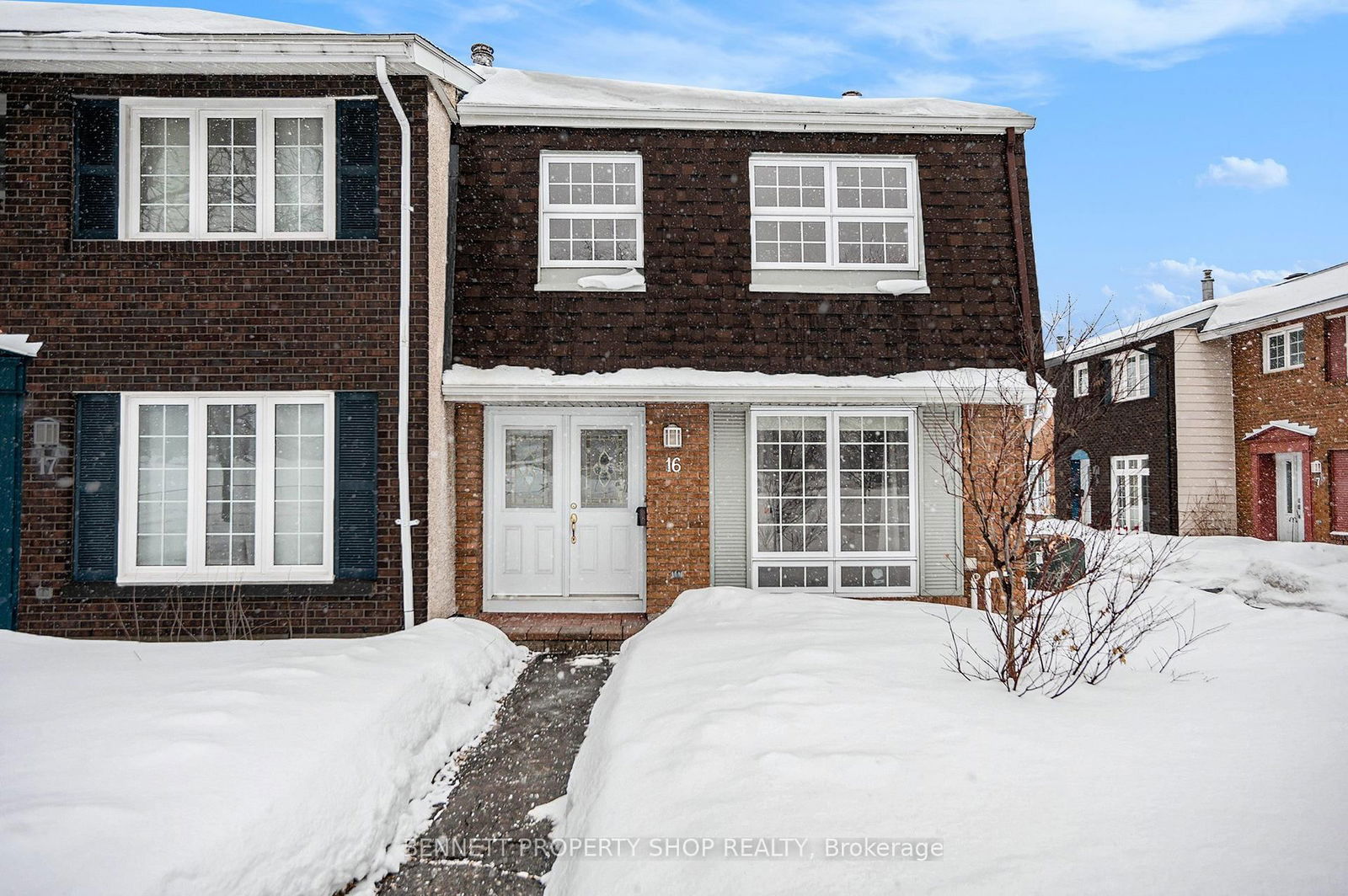 Townhouse sold at 16-2053 Jasmine Crescent, Ottawa, Beacon Hill South, K1J 7W2 - MLS: X12005516