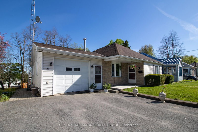 31 Chaffey St, Brockville, K6V 4L5 | Image 3