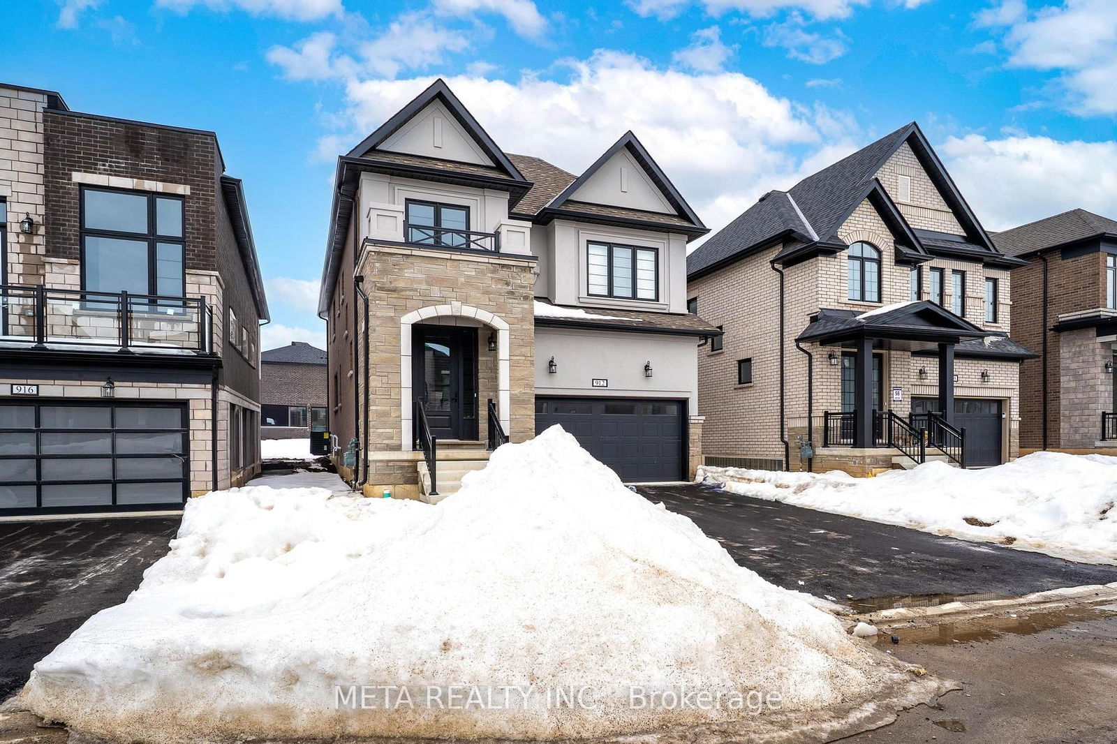 Detached House for sale at 912 Knights Lane, Woodstock, Woodstock - North, N4T 0P7 - MLS: X12005876