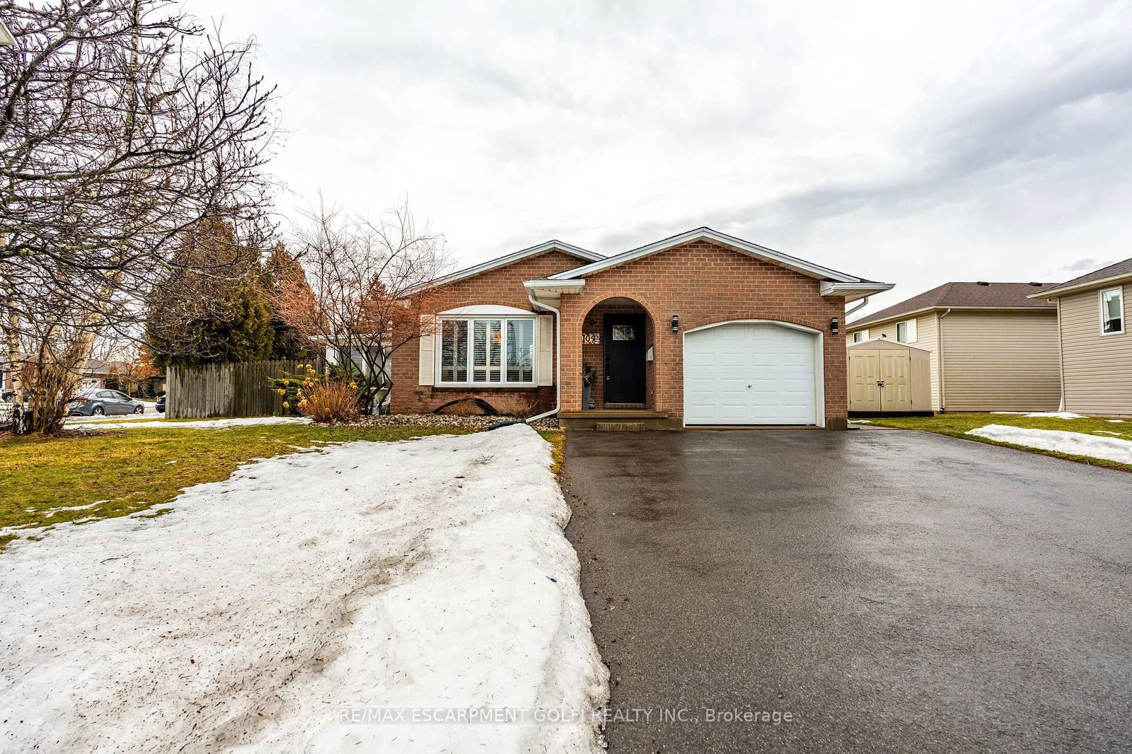 Building at 109 Larchwood Circle, Welland, N. Welland