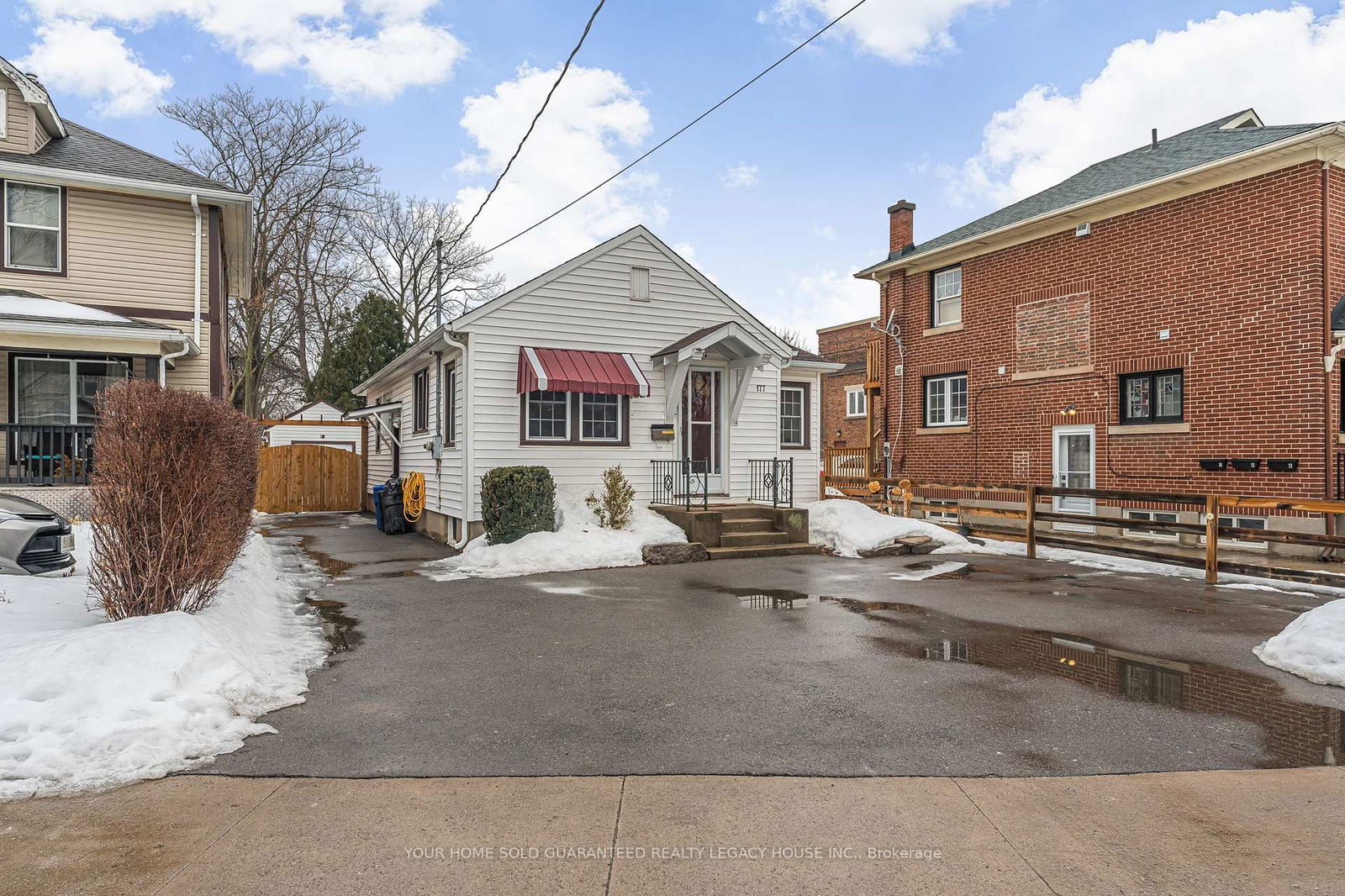 Detached House sold at 177 Lake Street, St. Catharines, Downtown, L2R 5Y8 - MLS: X12005923