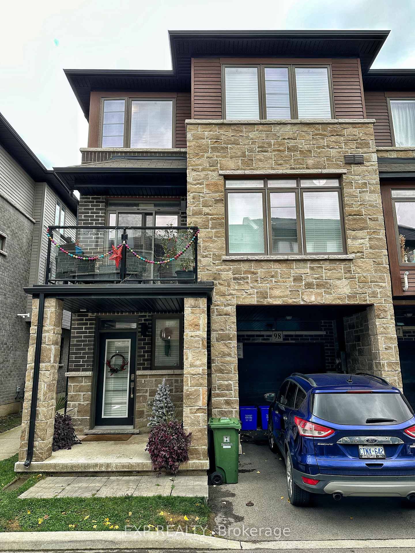 Townhouse for sale at 98-30 TIMES SQUARE Boulevard, Hamilton, Stoney Creek Mountain, L8J 0M1 - MLS: X12005980