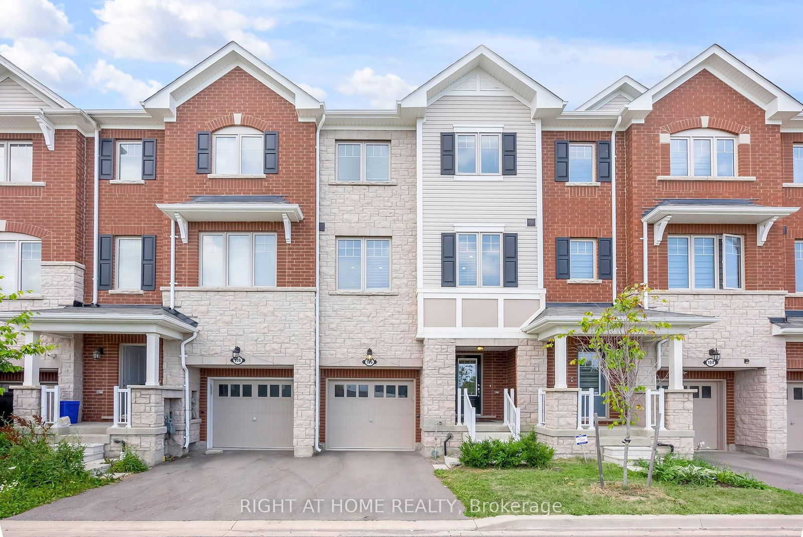 Townhouse for sale at 106 Hibiscus Lane, Hamilton, Vincent, L8K 0A3 - MLS: X12006209