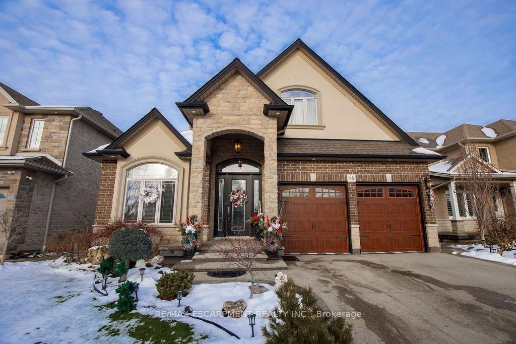 Detached House for sale at 85 Hillcroft Drive, Hamilton, Stoney Creek Mountain, L8J 3W9 - MLS: X12006372