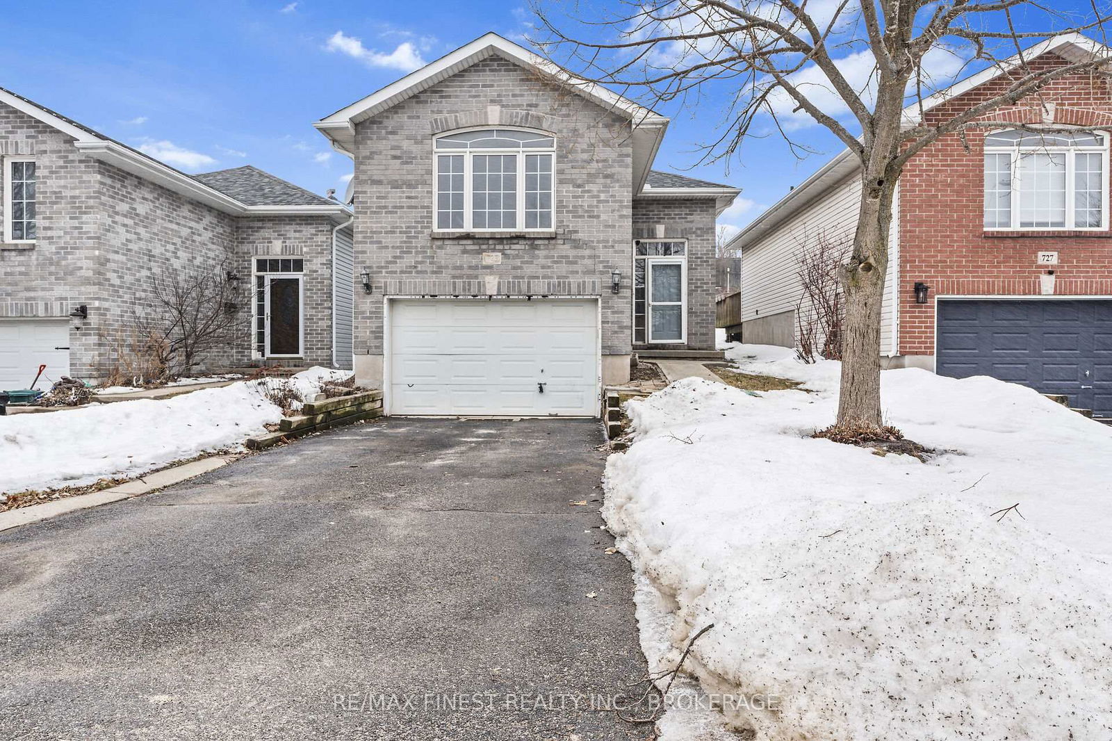 Detached House sold at 725 Tanner Drive, Kingston, 35 - East Gardiners Rd, K7M 8Y2 - MLS: X12006596